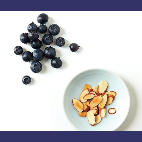 Frenzi Frozen Yogurt_Berry-Nutty_Toppings